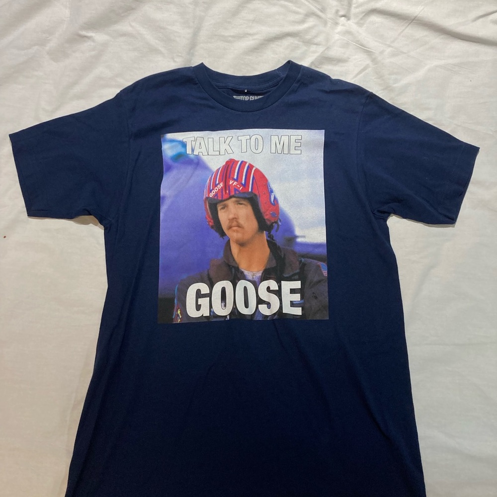 Top Gun t-shirt! “Talk to me Goose” Maverick Shirt! Size M, NWOT Official merch!